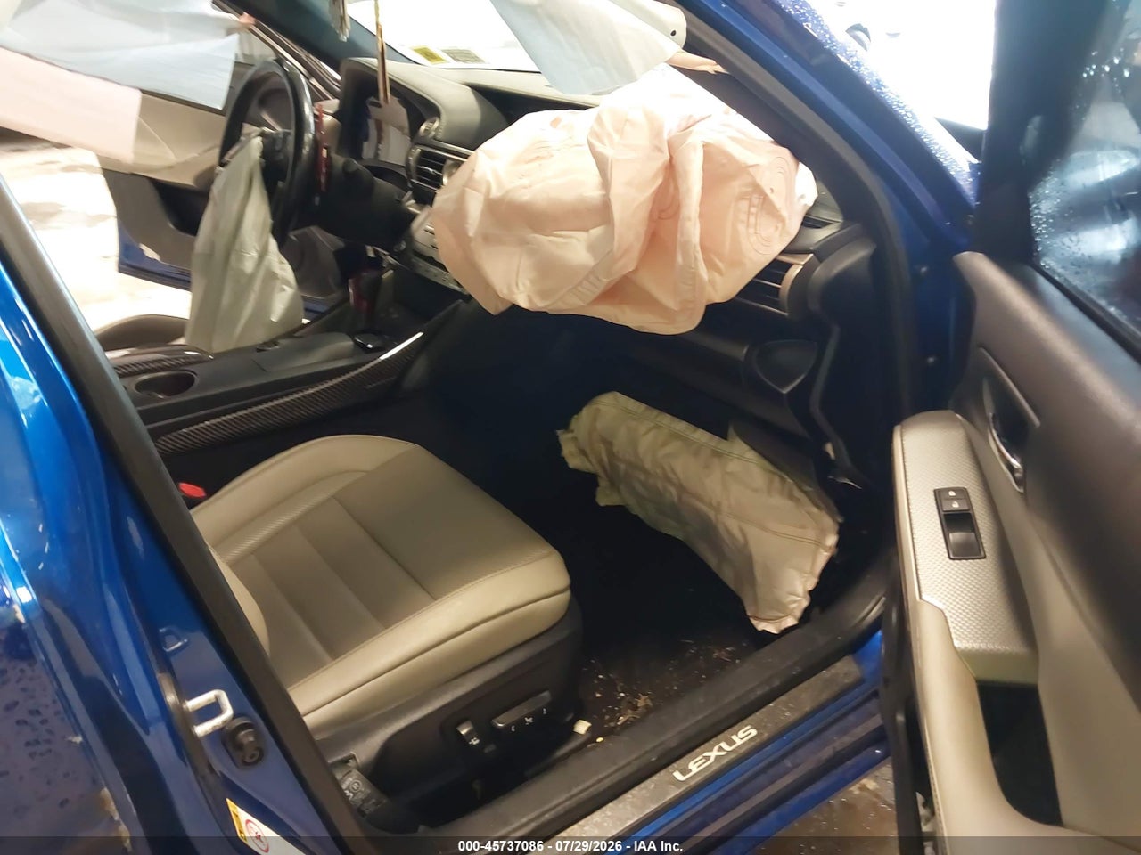 2016 LEXUS IS 300 · 5/11
