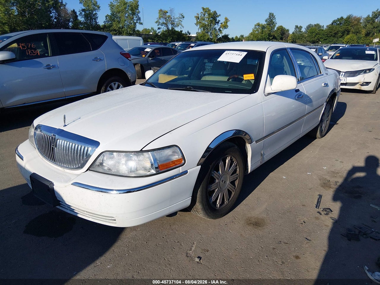 2010 LINCOLN TOWN CAR SIGNATURE LIMITED · 2/11