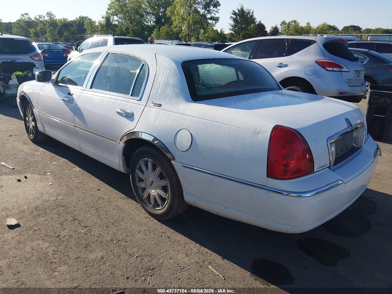 2010 LINCOLN TOWN CAR SIGNATURE LIMITED · 3/11