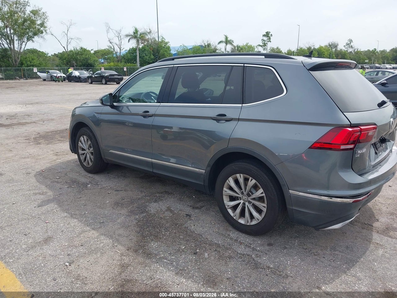 3VV3B7AX2JM****** · 2018 VOLKSWAGEN TIGUAN 2.0T SE/2.0T SEL · 3/11