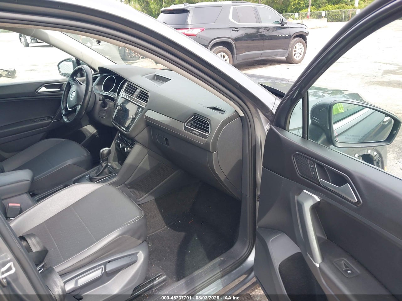 3VV3B7AX2JM****** · 2018 VOLKSWAGEN TIGUAN 2.0T SE/2.0T SEL · 5/11
