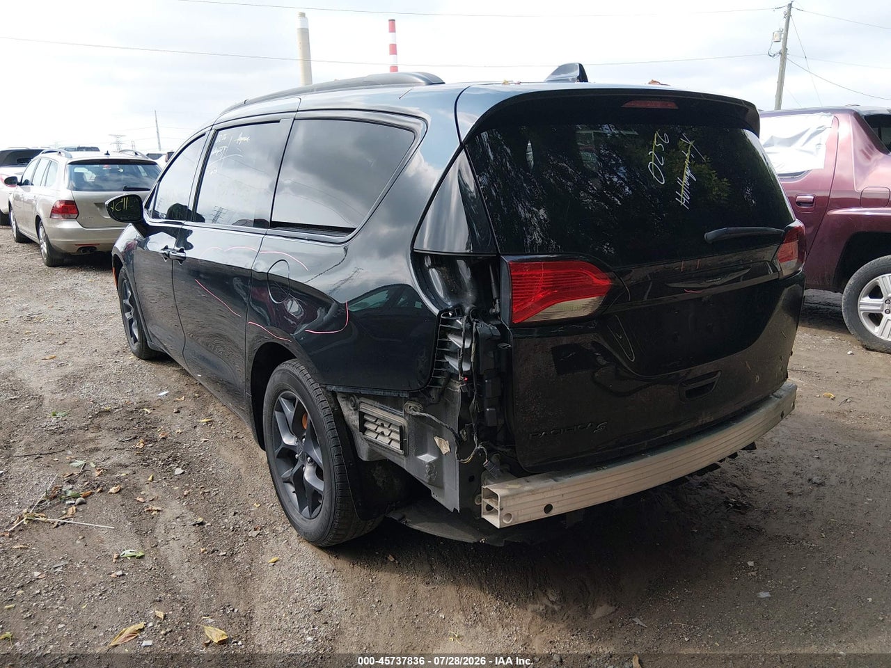 2C4RC1EG1JR****** · 2018 CHRYSLER PACIFICA TOURING L PLUS · 3/11