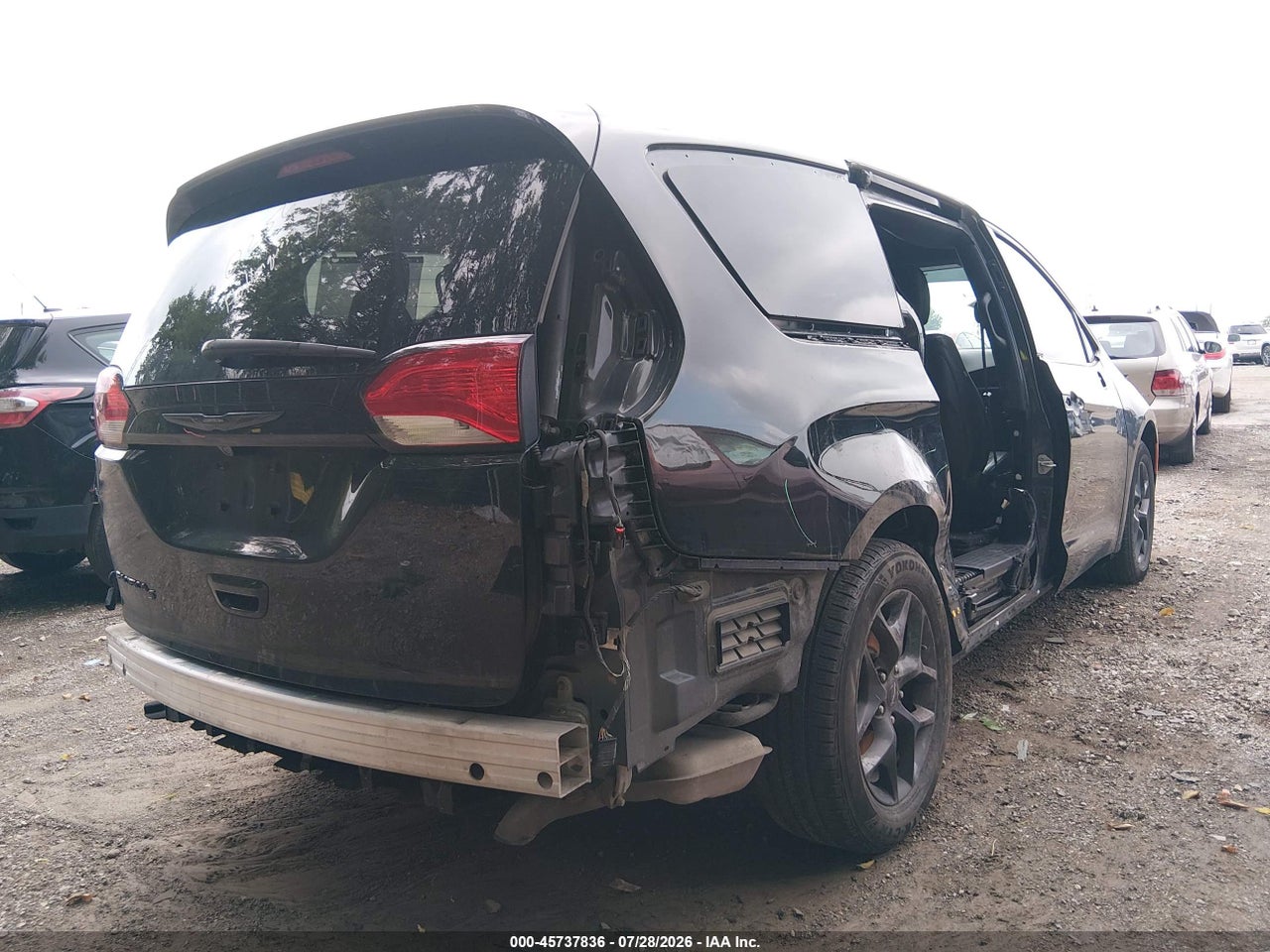 2C4RC1EG1JR****** · 2018 CHRYSLER PACIFICA TOURING L PLUS · 6/11