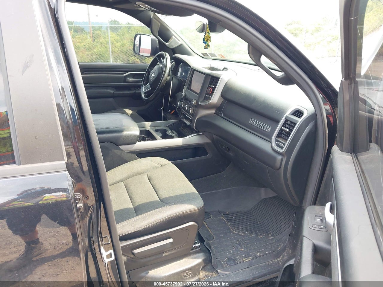 2021 RAM 1500 BIG HORN  4X4 5'7 BOX · 5/11