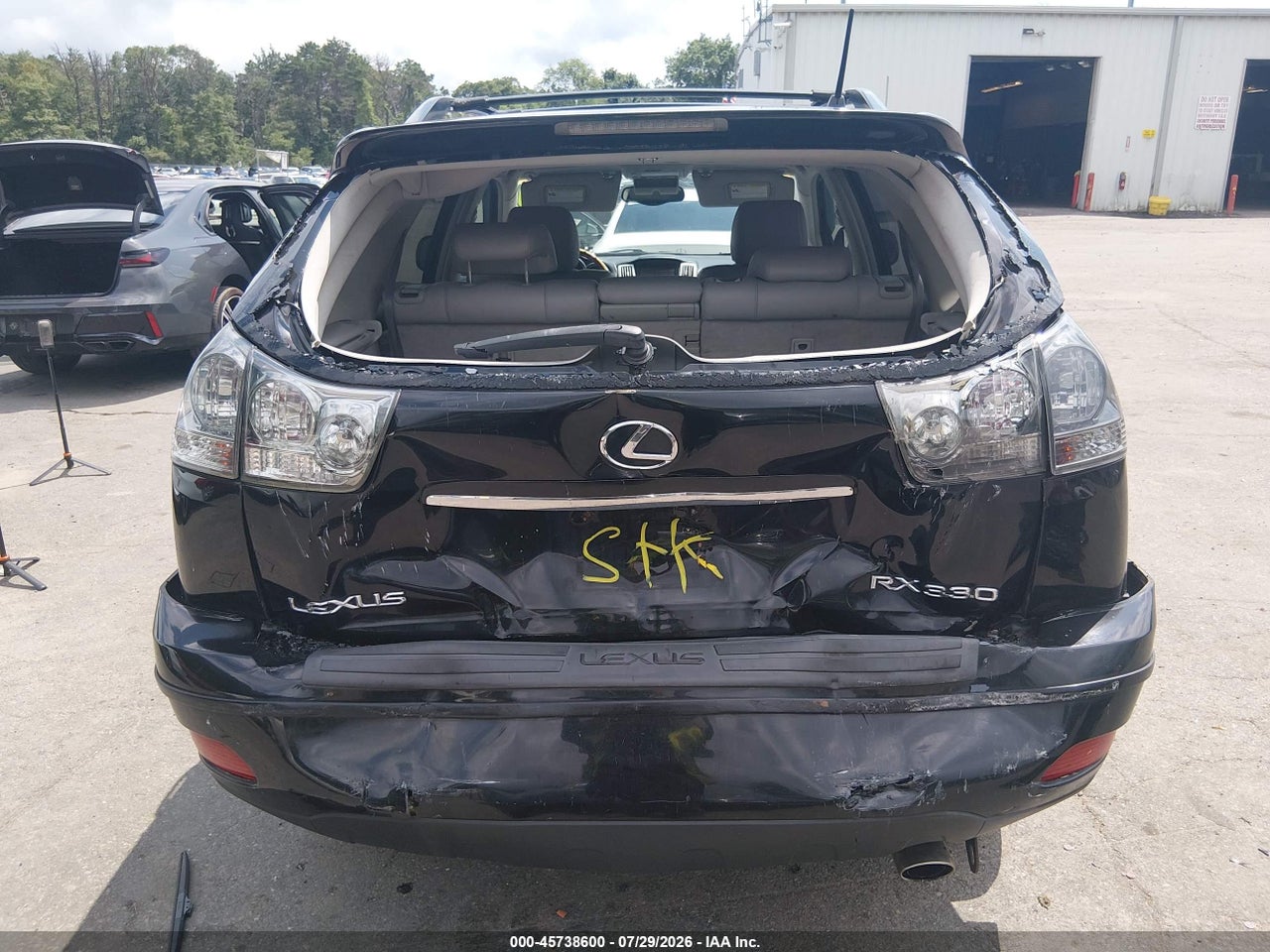 2005 LEXUS RX 330 · 6/10