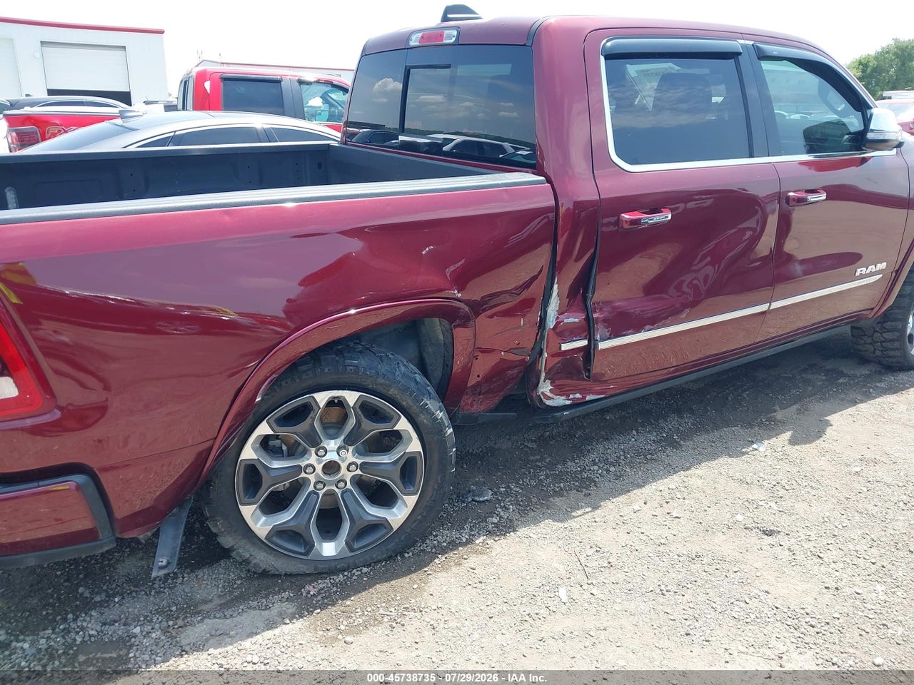 2019 RAM 1500 LIMITED  4X4 5'7 BOX · 6/11