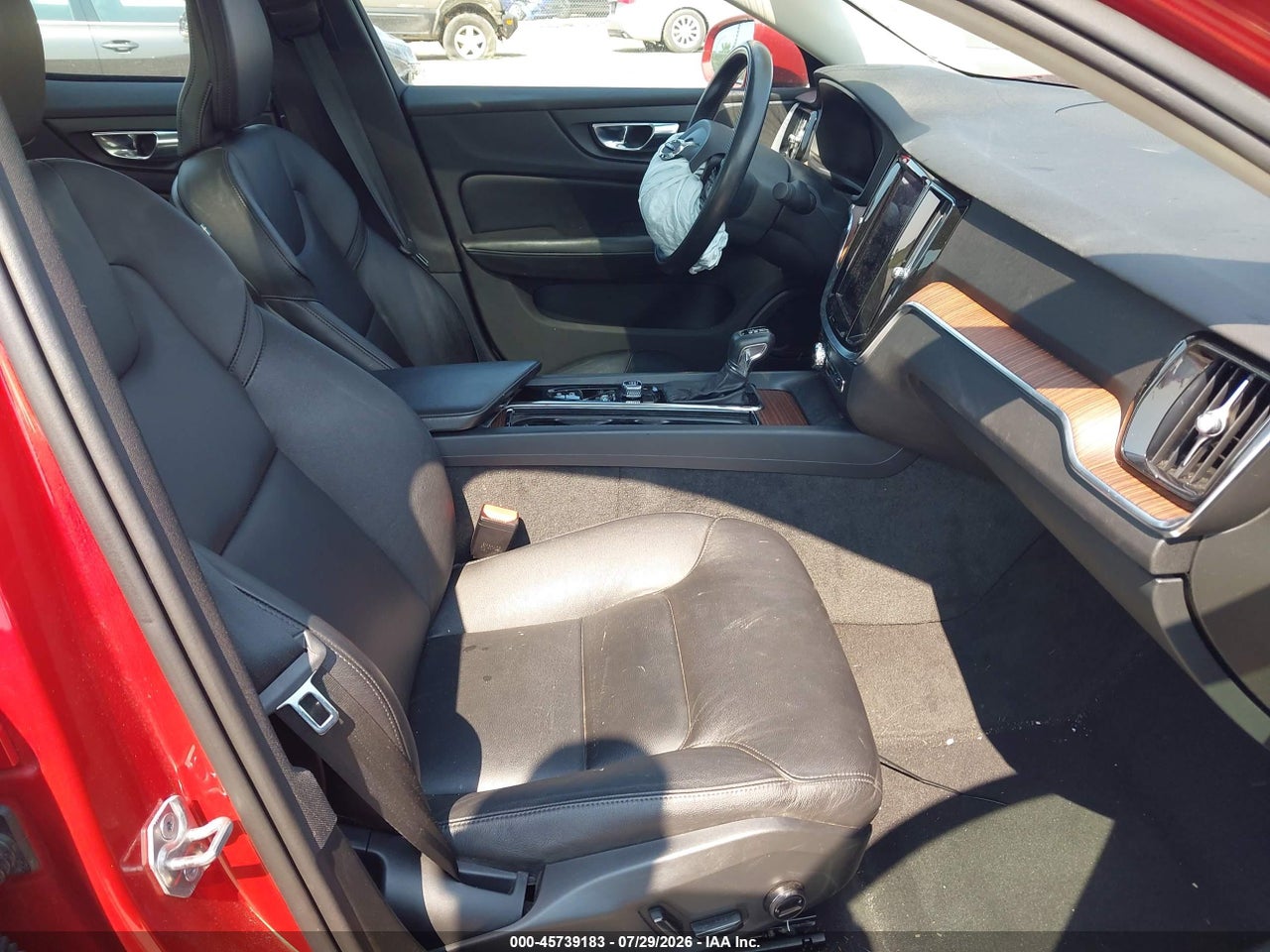 2020 VOLVO S60 T6 MOMENTUM · 5/10