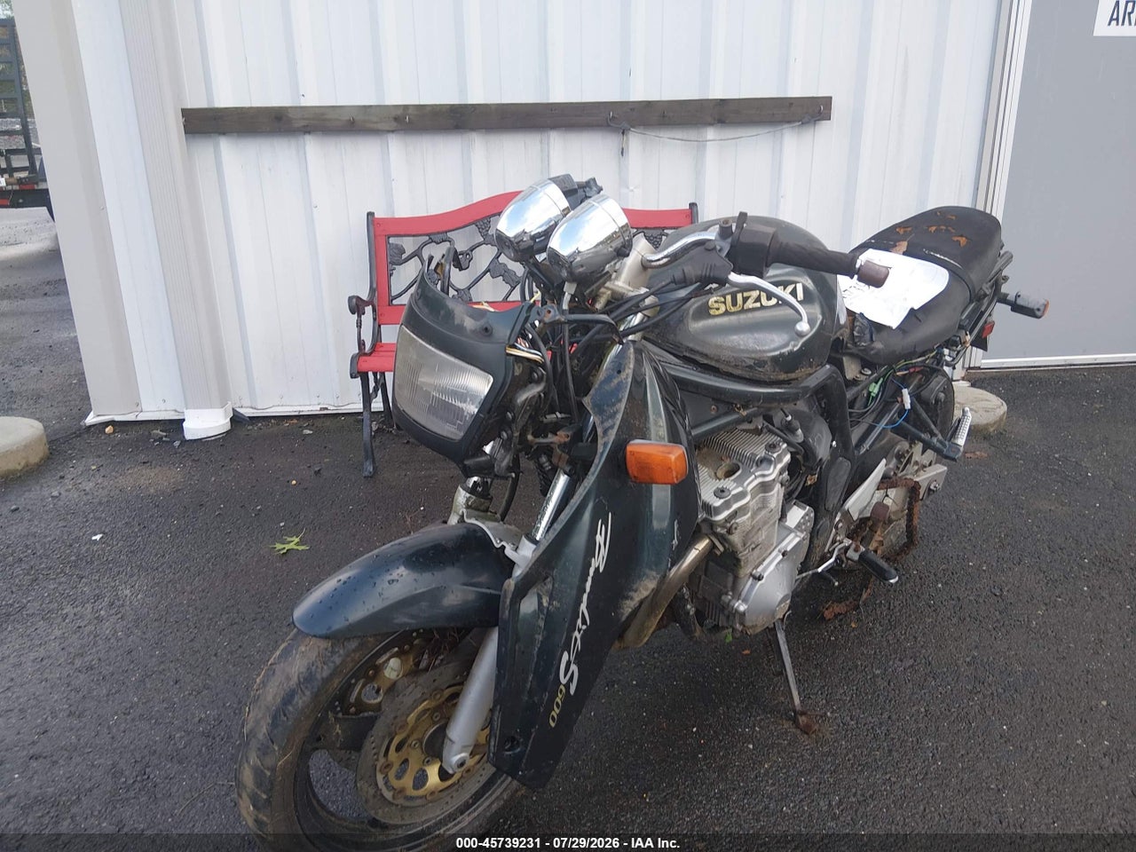 1996 SUZUKI GSF600 S · 2/10