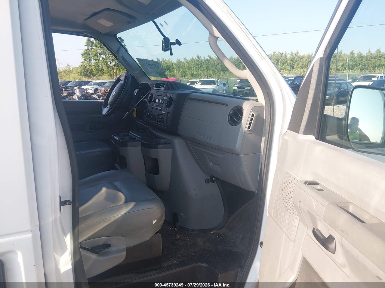 2012 FORD E-150 COMMERCIAL · 5/11