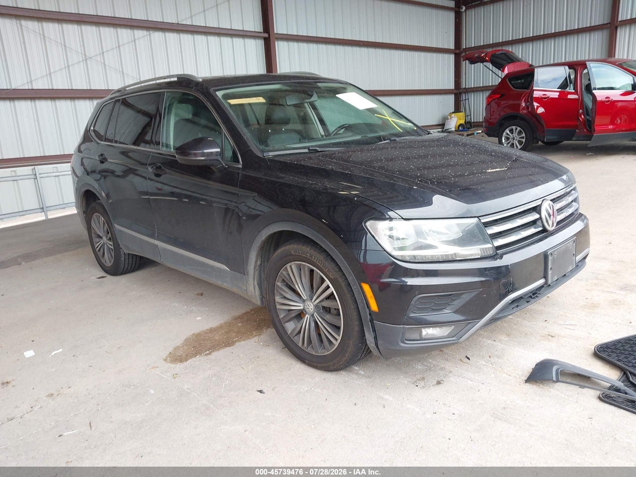 3VV3B7AX8JM****** · 2018 VOLKSWAGEN TIGUAN 2.0T SE/2.0T SEL