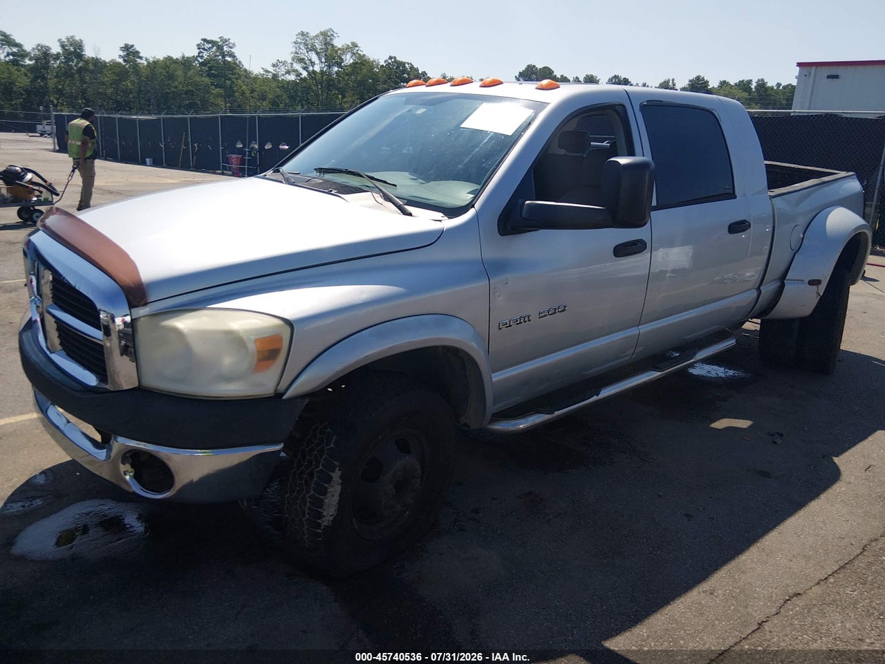 2007 DODGE RAM 3500 SLT · 2/4