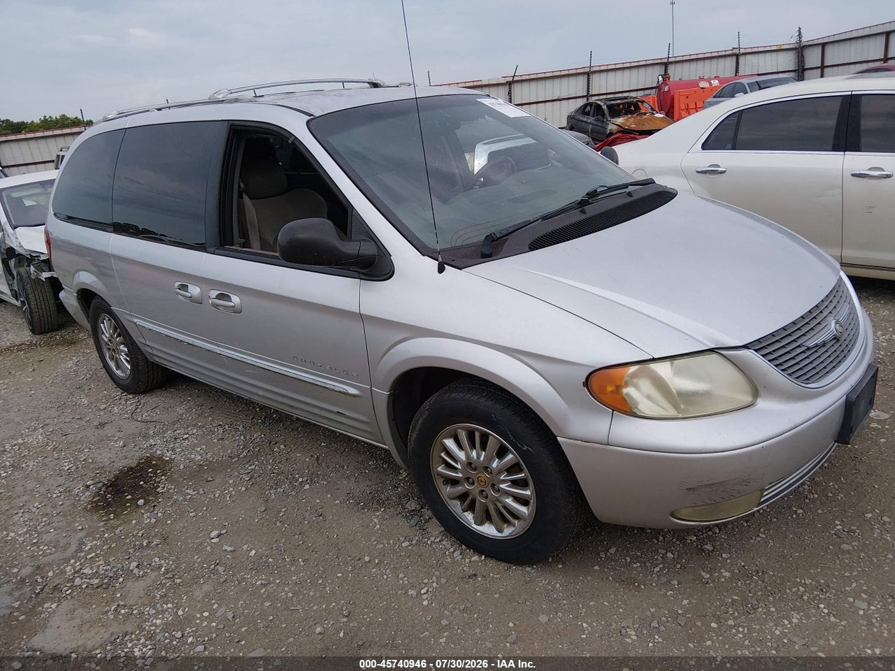 2C8GP64L51R****** · 2001 CHRYSLER TOWN &amp; COUNTRY LIMITED