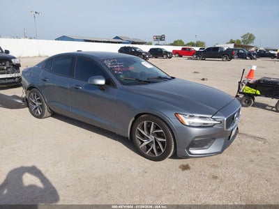 7JRA22TK3KG****** · 2019 VOLVO S60 T6 MOMENTUM