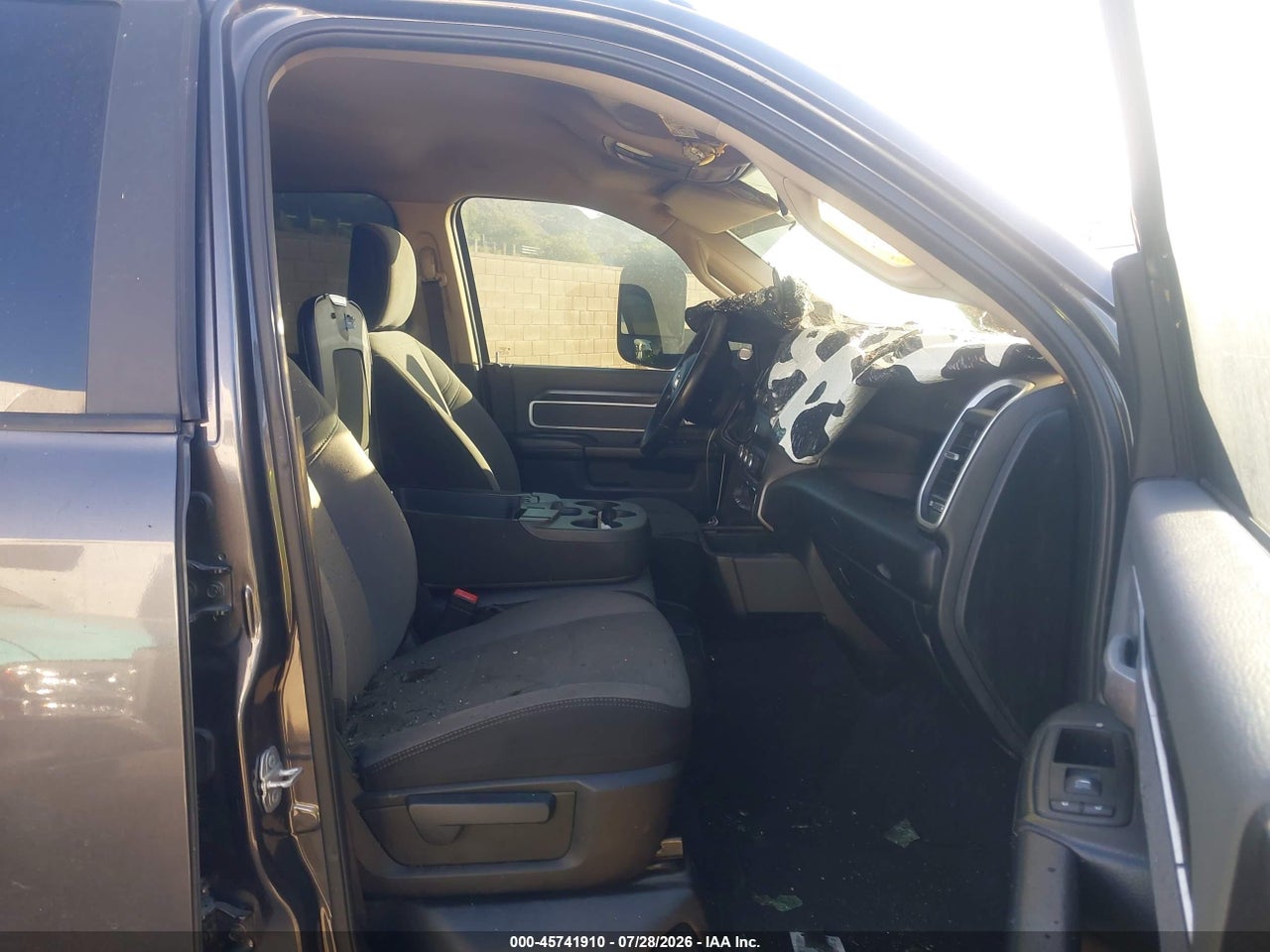 2019 RAM 3500 BIG HORN  4X4 8' BOX · 5/11