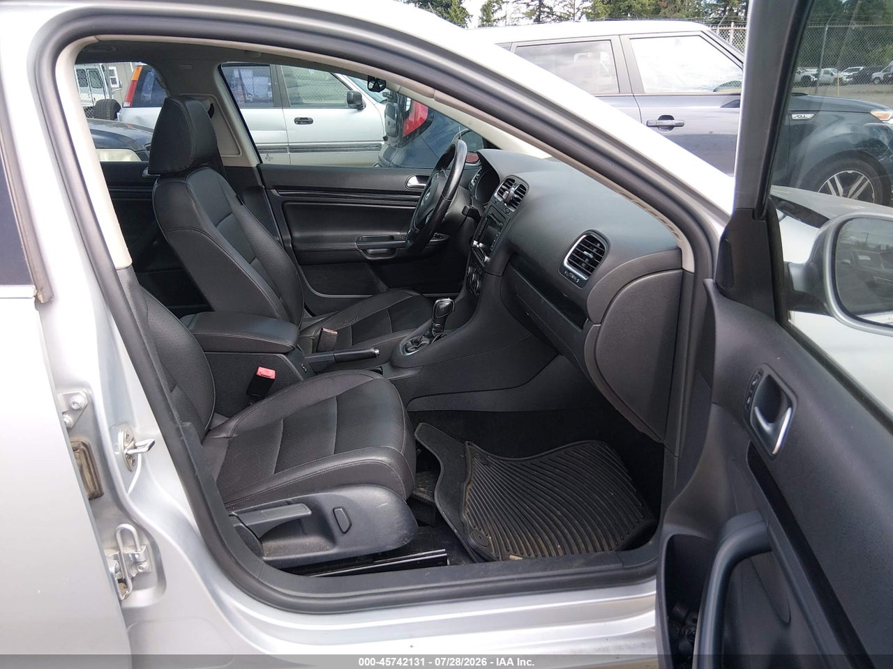 2012 VOLKSWAGEN JETTA SPORTWAGEN 2.0L TDI · 5/11