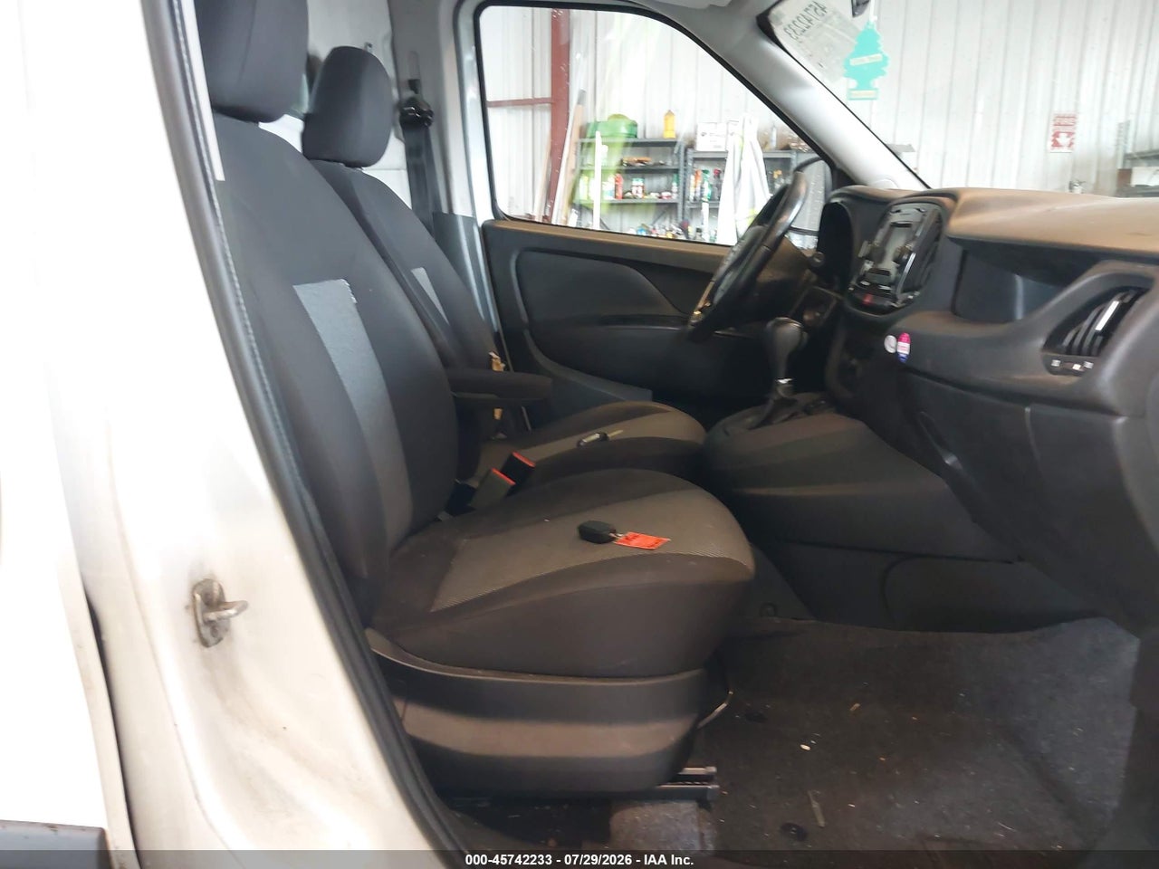 2015 RAM PROMASTER CITY TRADESMAN · 5/11