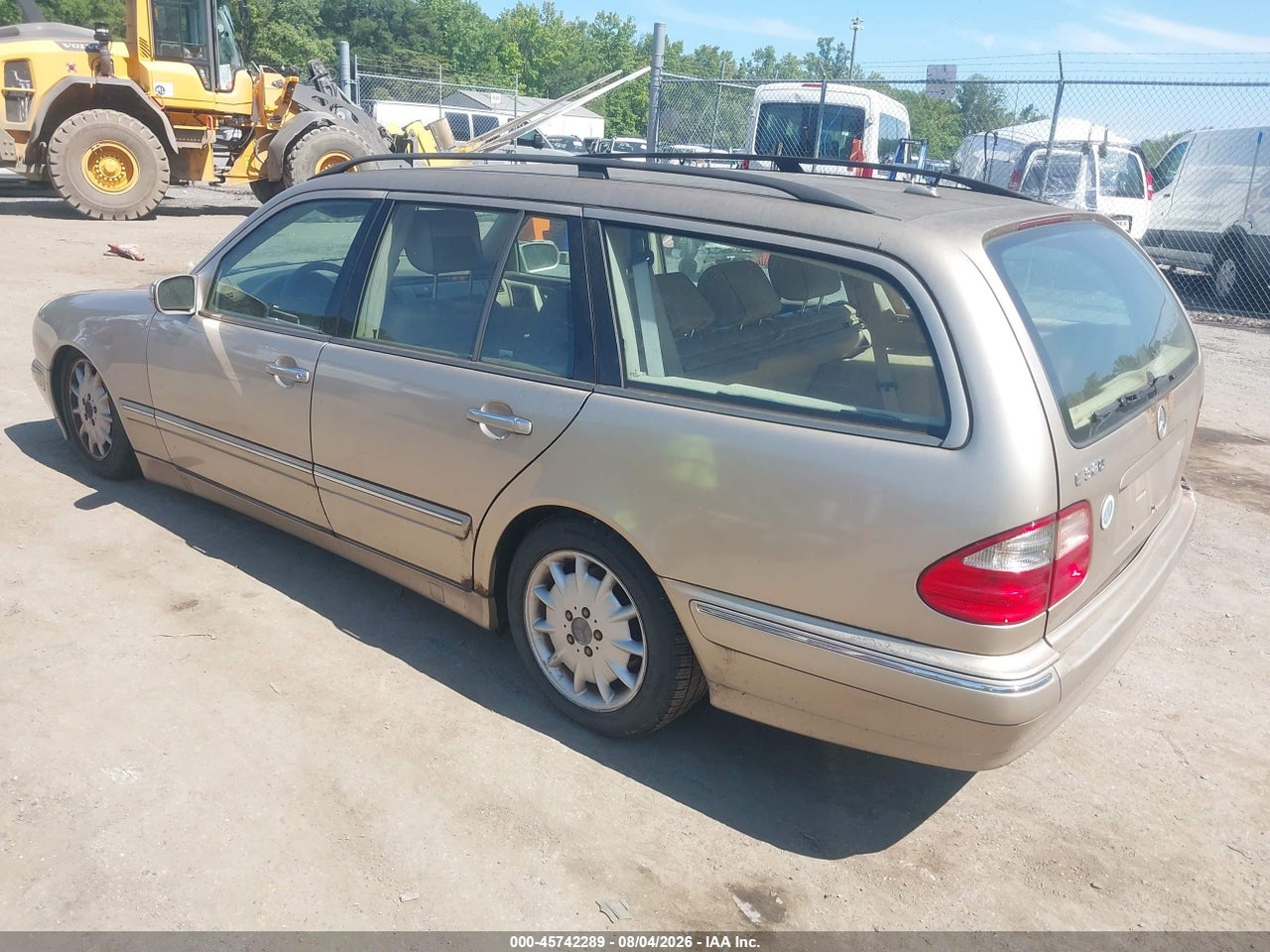 2001 MERCEDES-BENZ E 320 · 3/11