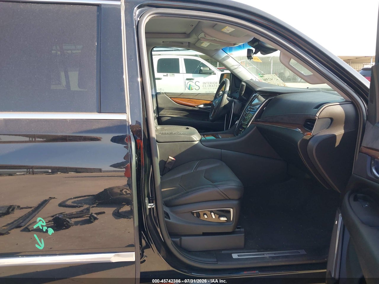 2017 CADILLAC ESCALADE LUXURY · 5/11