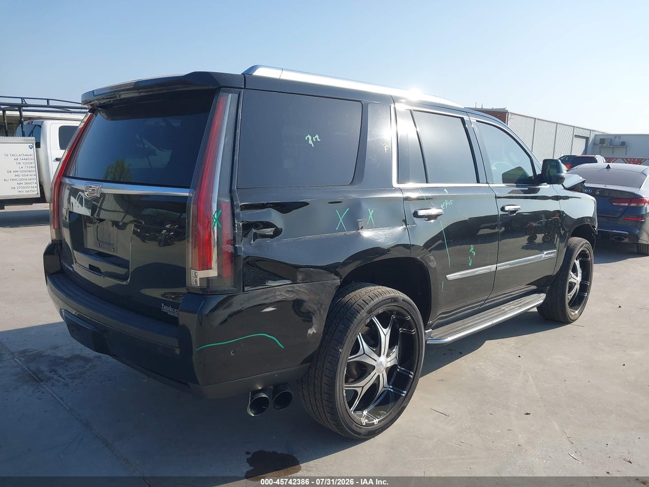 2017 CADILLAC ESCALADE LUXURY · 4/11