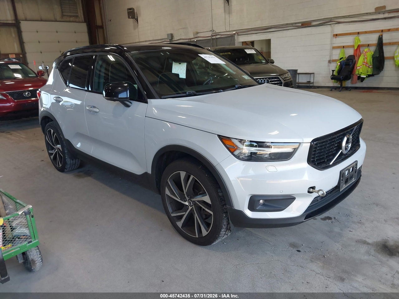YV4162UM4L2****** · 2020 VOLVO XC40 T5 R-DESIGN