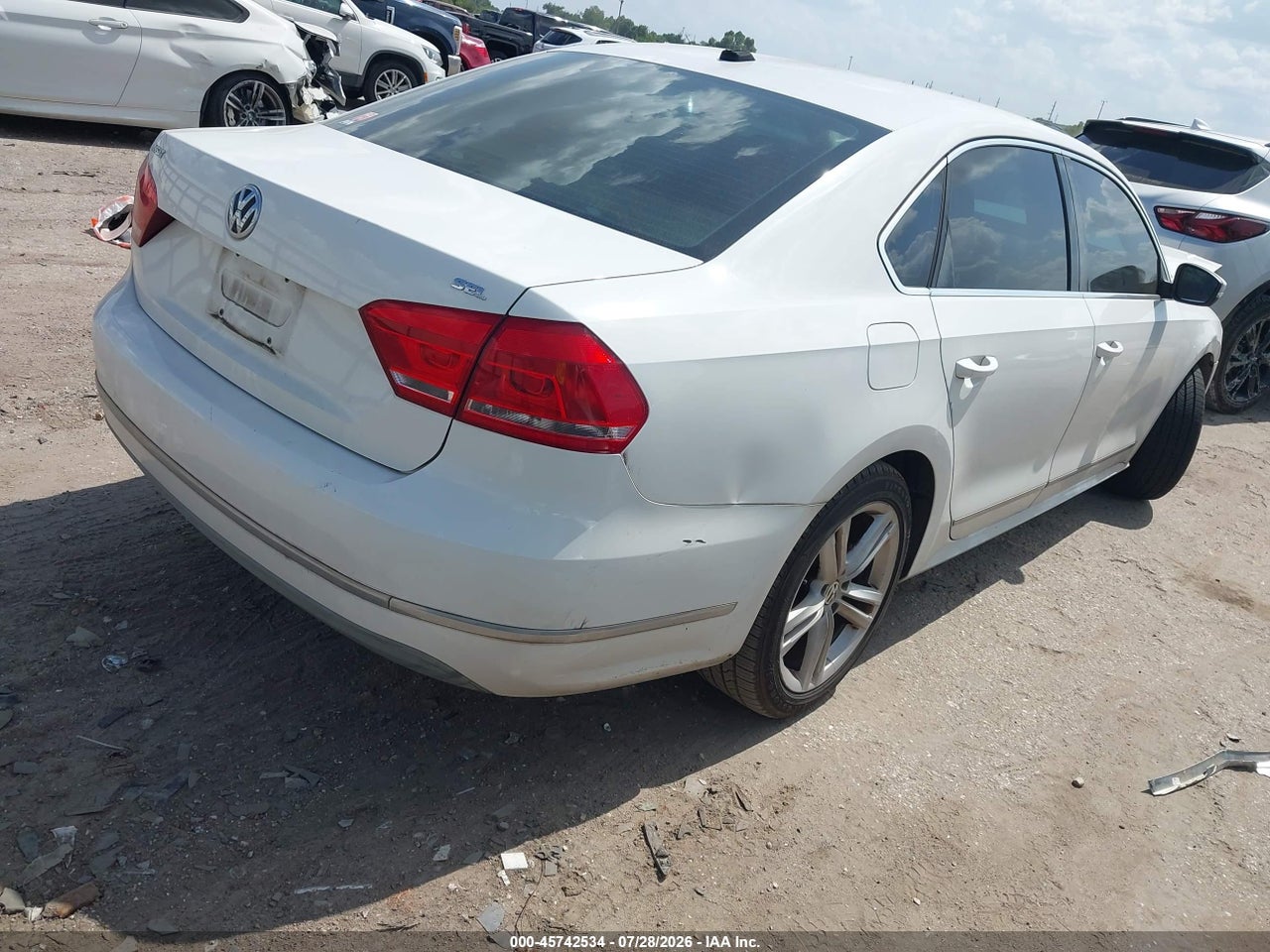 2013 VOLKSWAGEN PASSAT 2.5L SEL · 4/11