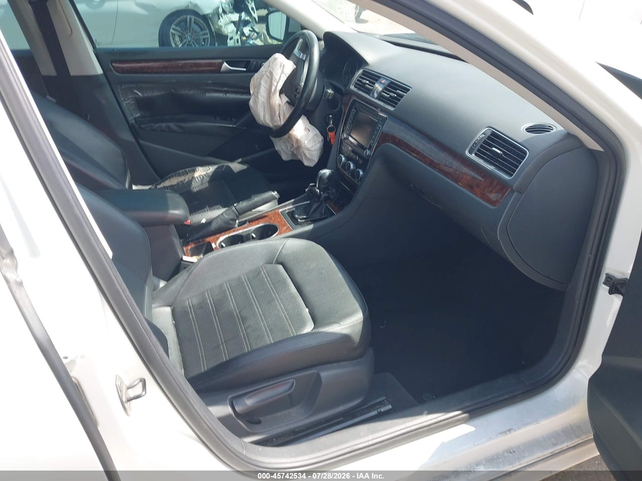 2013 VOLKSWAGEN PASSAT 2.5L SEL · 5/11