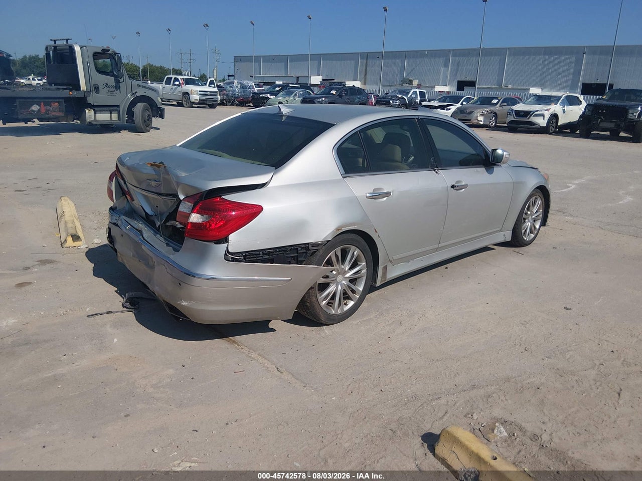 2012 HYUNDAI GENESIS 3.8 · 4/11