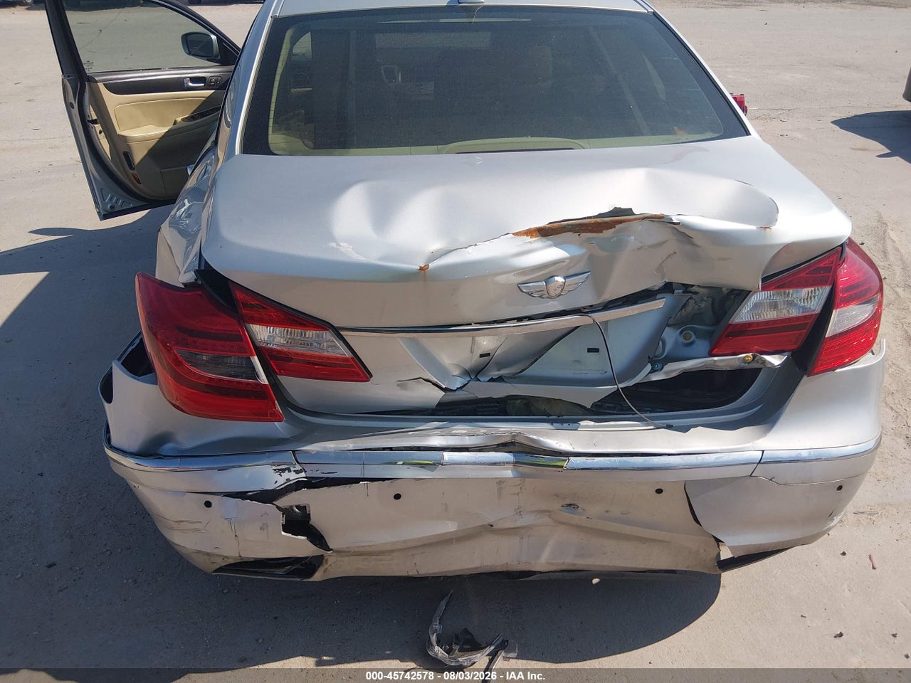 2012 HYUNDAI GENESIS 3.8 · 6/11