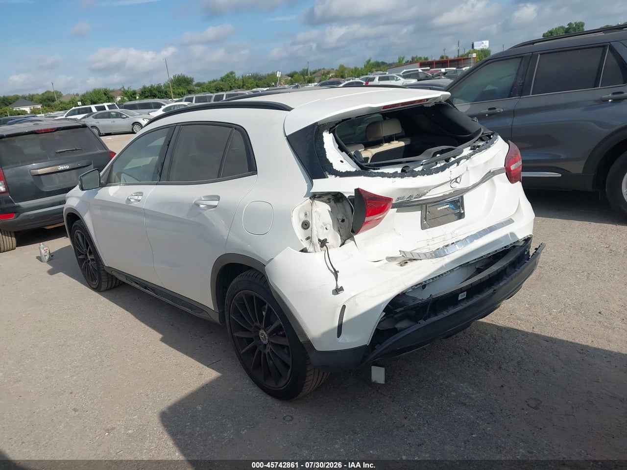 2020 MERCEDES-BENZ GLA 250 · 3/11