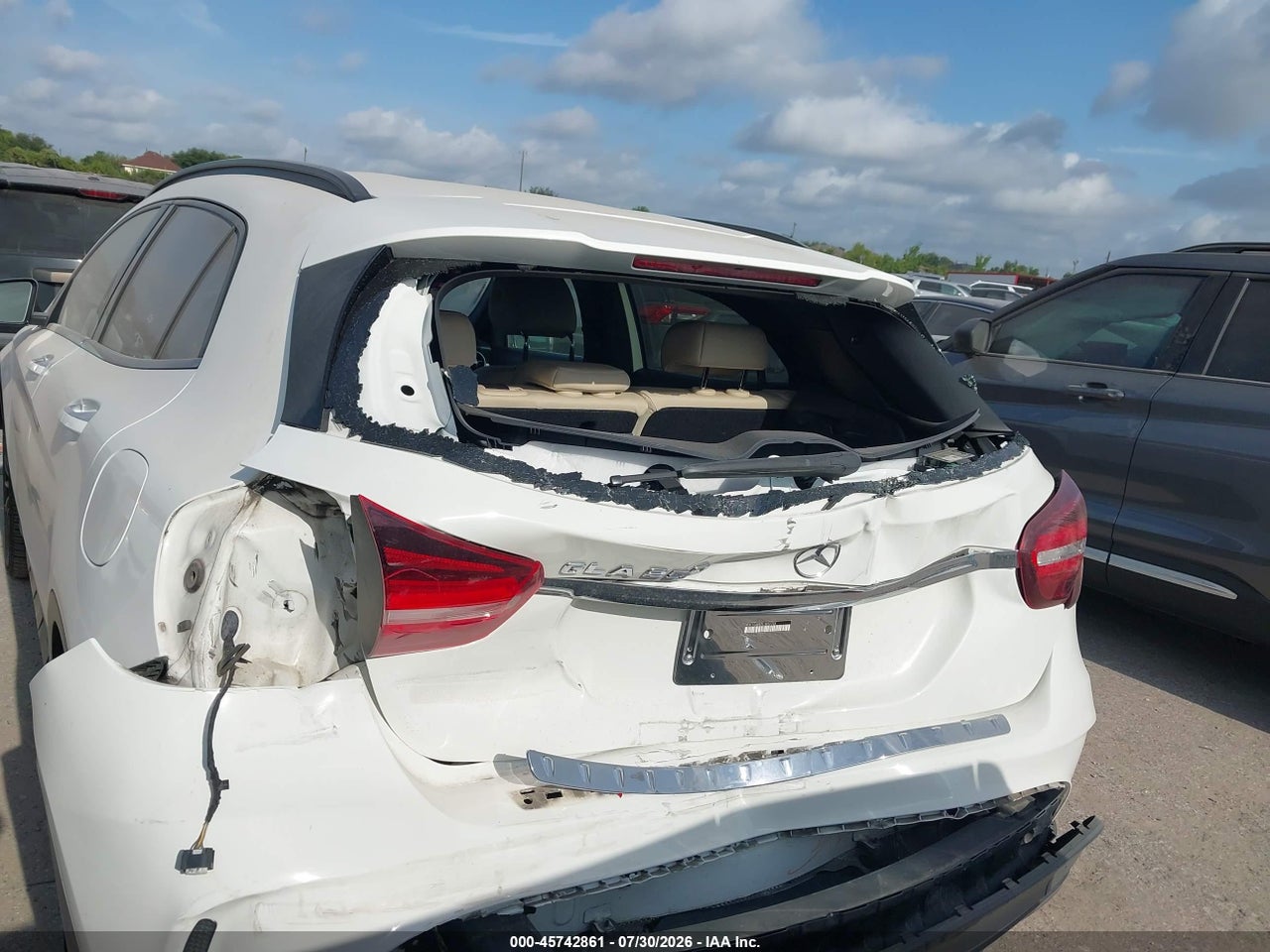 2020 MERCEDES-BENZ GLA 250 · 6/11
