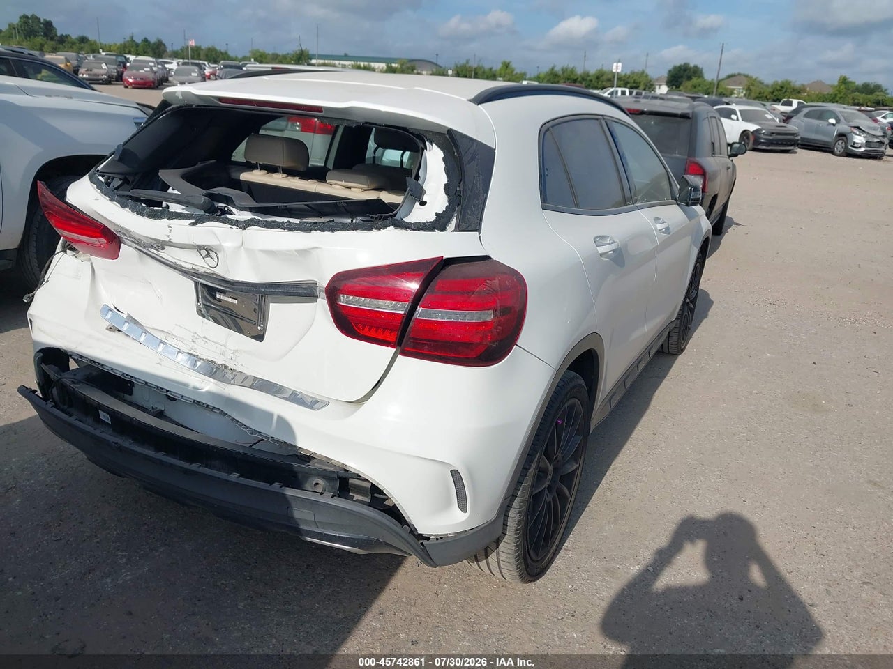 2020 MERCEDES-BENZ GLA 250 · 4/11