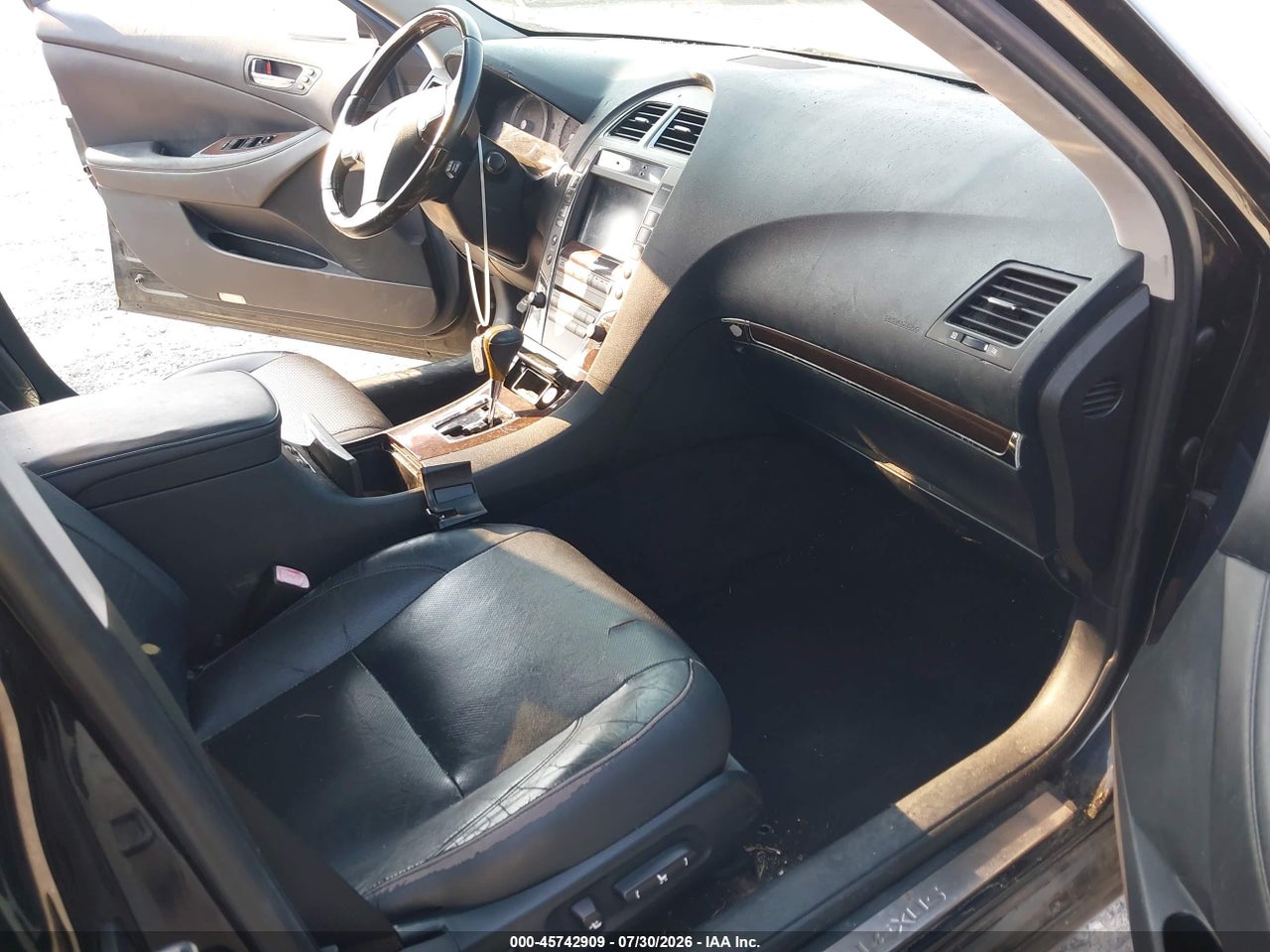 2010 LEXUS ES 350 · 5/11