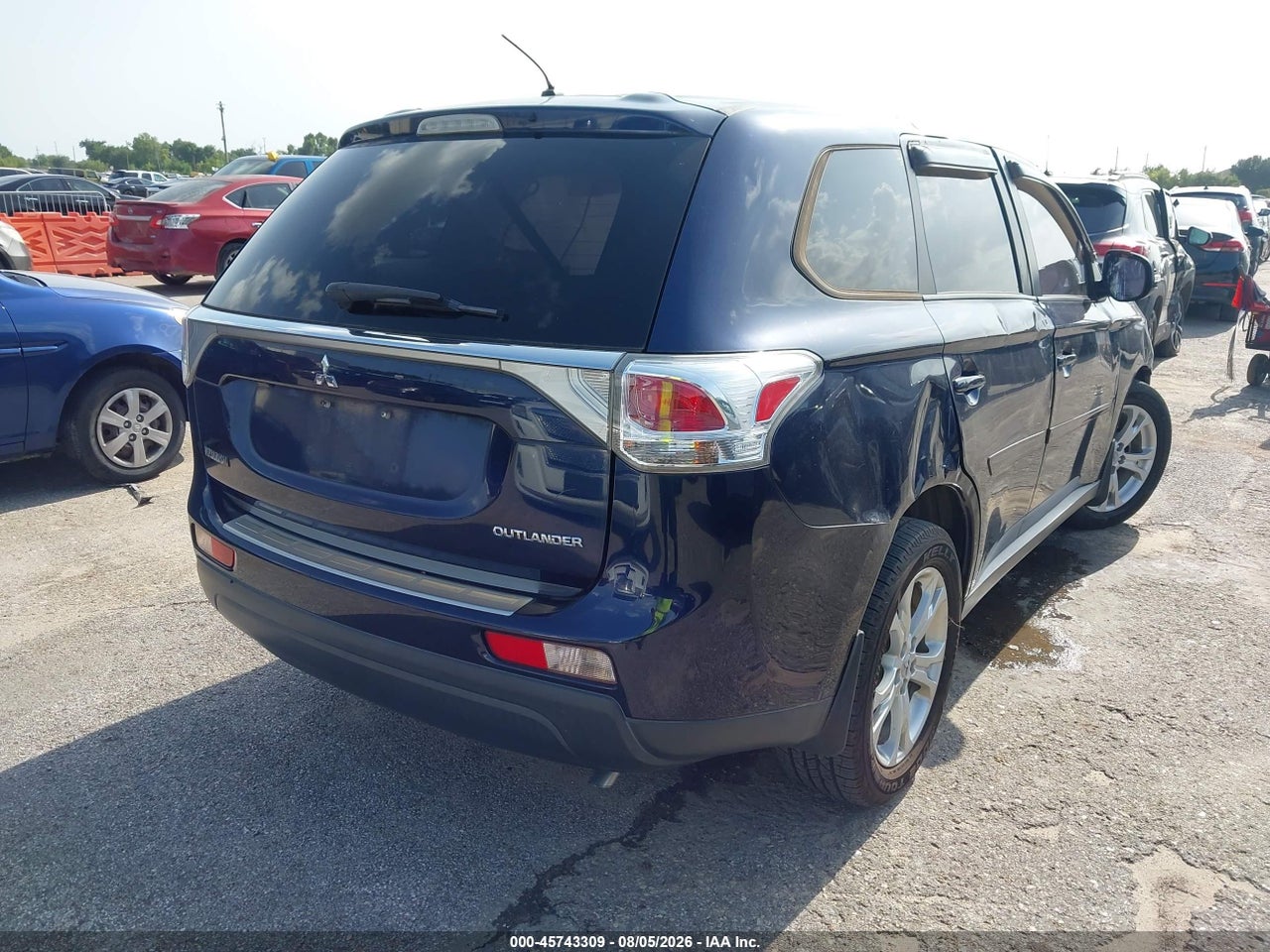 2014 MITSUBISHI OUTLANDER SE · 4/10
