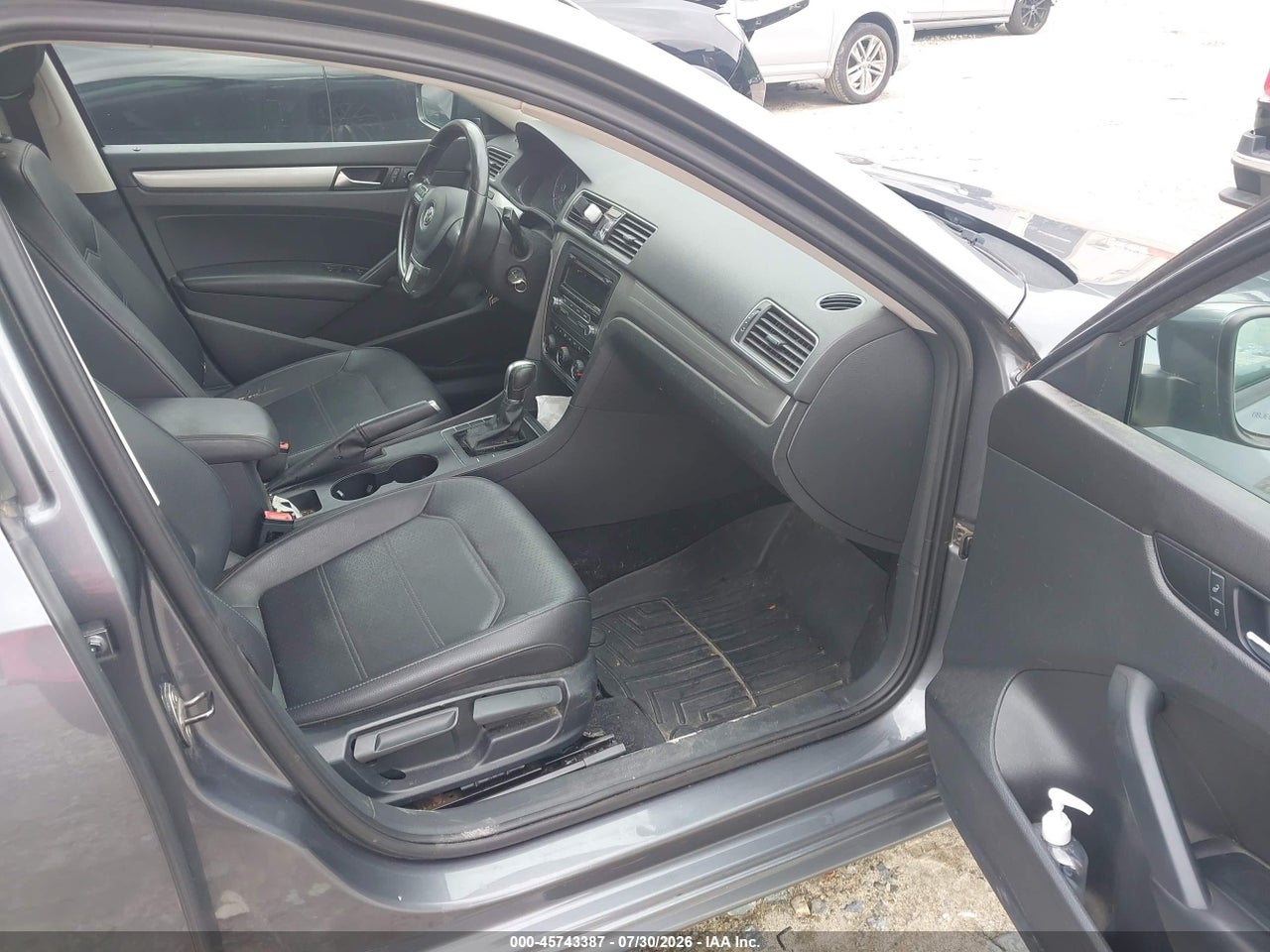 2015 VOLKSWAGEN PASSAT 1.8T WOLFSBURG EDITION · 5/11