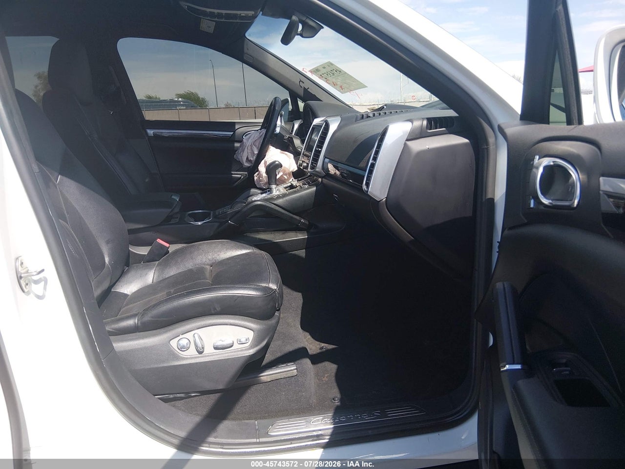 2016 PORSCHE CAYENNE   · 5/10