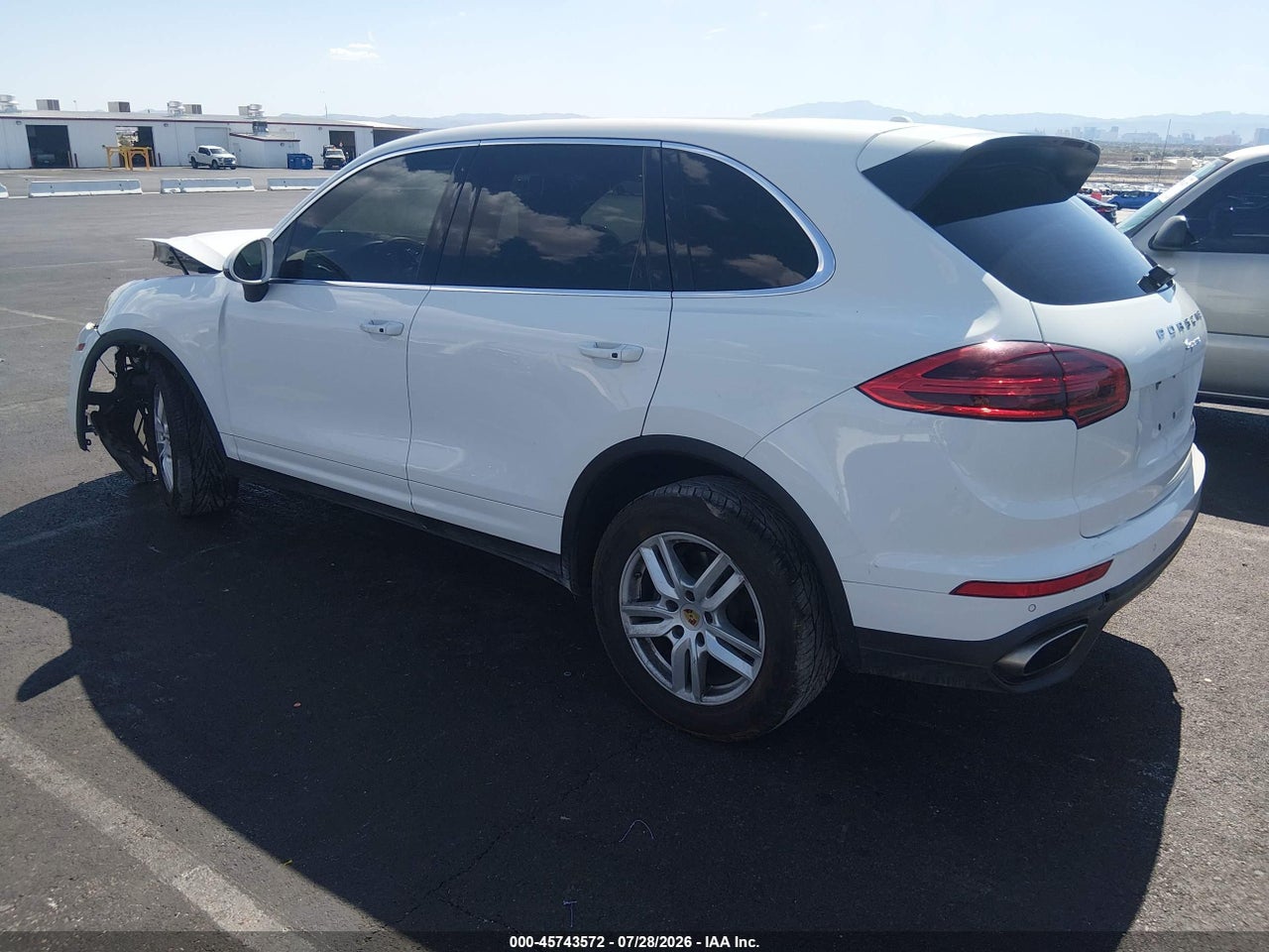 2016 PORSCHE CAYENNE   · 3/10