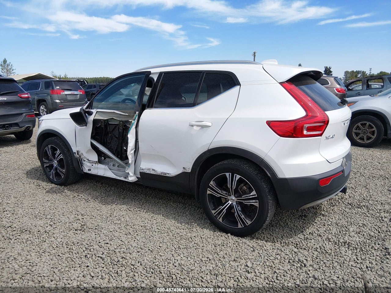 2022 VOLVO XC40 T5 INSCRIPTION · 3/11