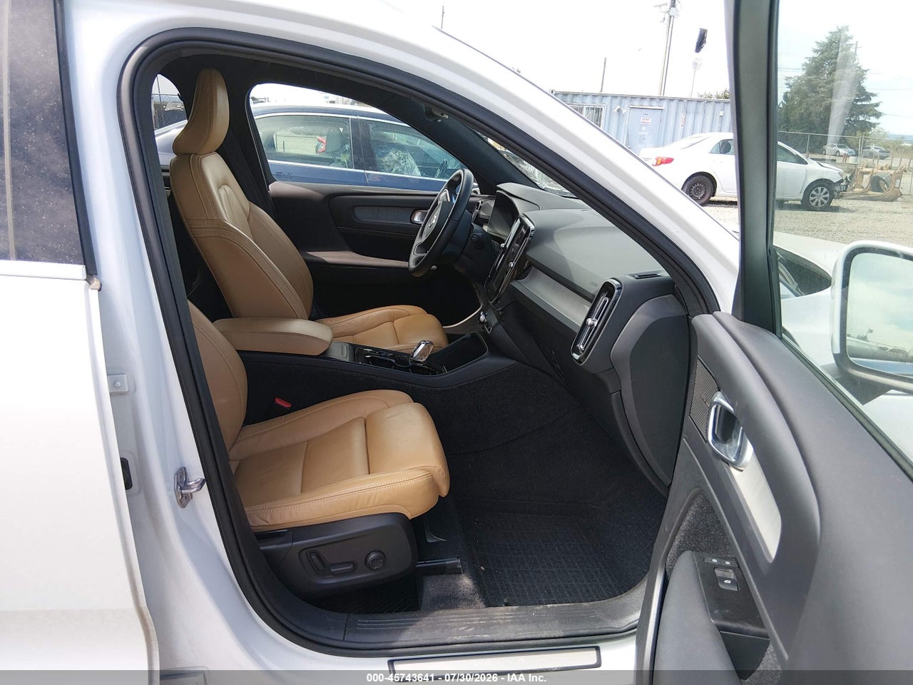 2022 VOLVO XC40 T5 INSCRIPTION · 5/11