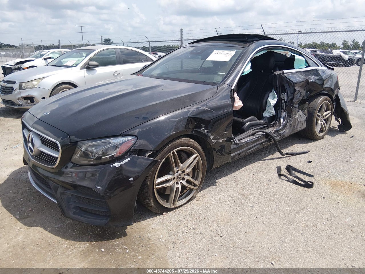 2018 MERCEDES-BENZ E 400 · 2/11