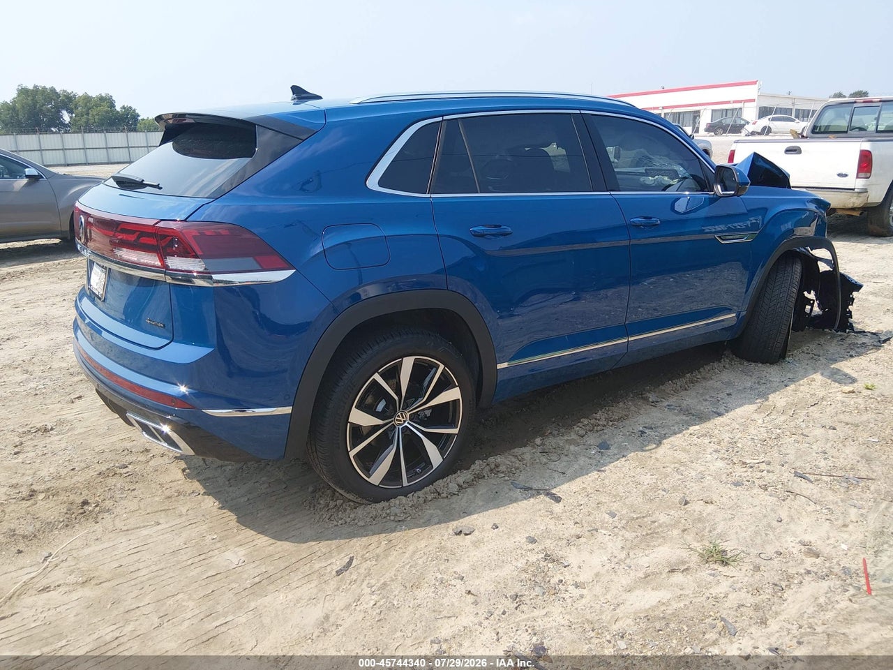 2026 VOLKSWAGEN ATLAS CROSS SPORT SEL PREMIUM R-LINE · 4/11