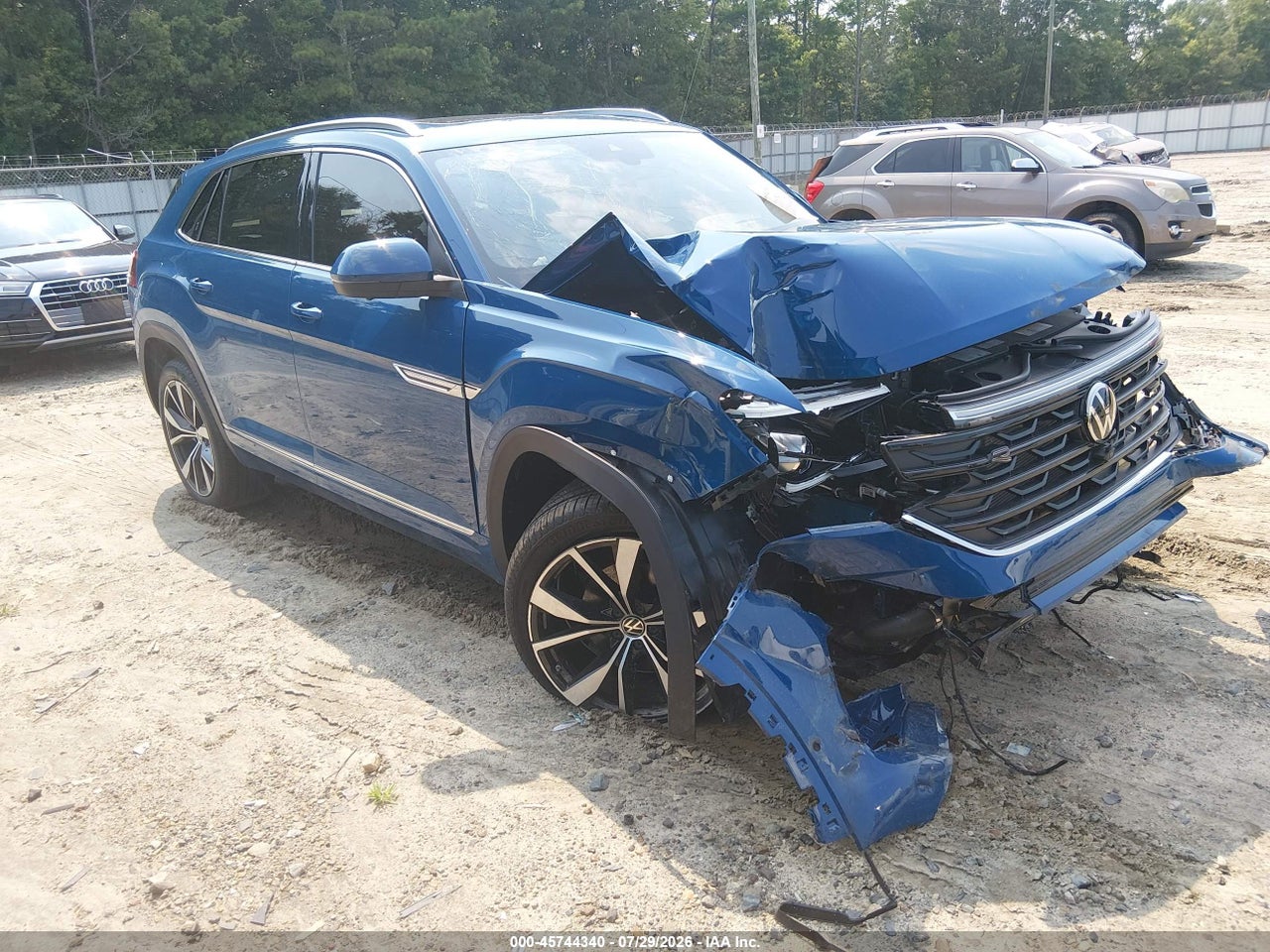 1V2FC2CA0TC****** · 2026 VOLKSWAGEN ATLAS CROSS SPORT SEL PREMIUM R-LINE