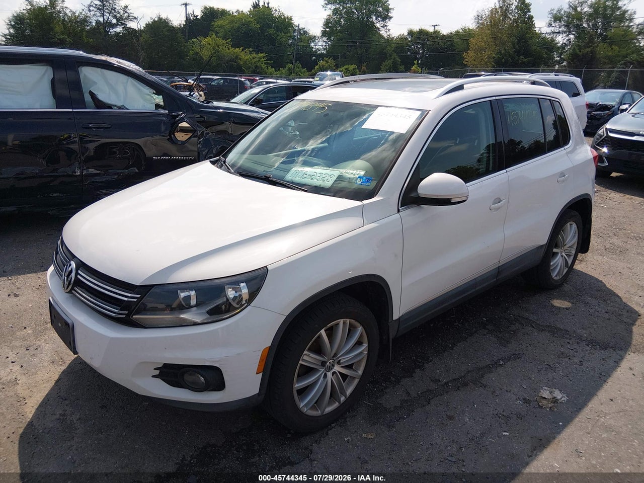 2013 VOLKSWAGEN TIGUAN SE · 2/11