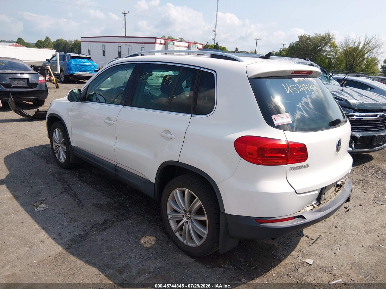 2013 VOLKSWAGEN TIGUAN SE · 3/11