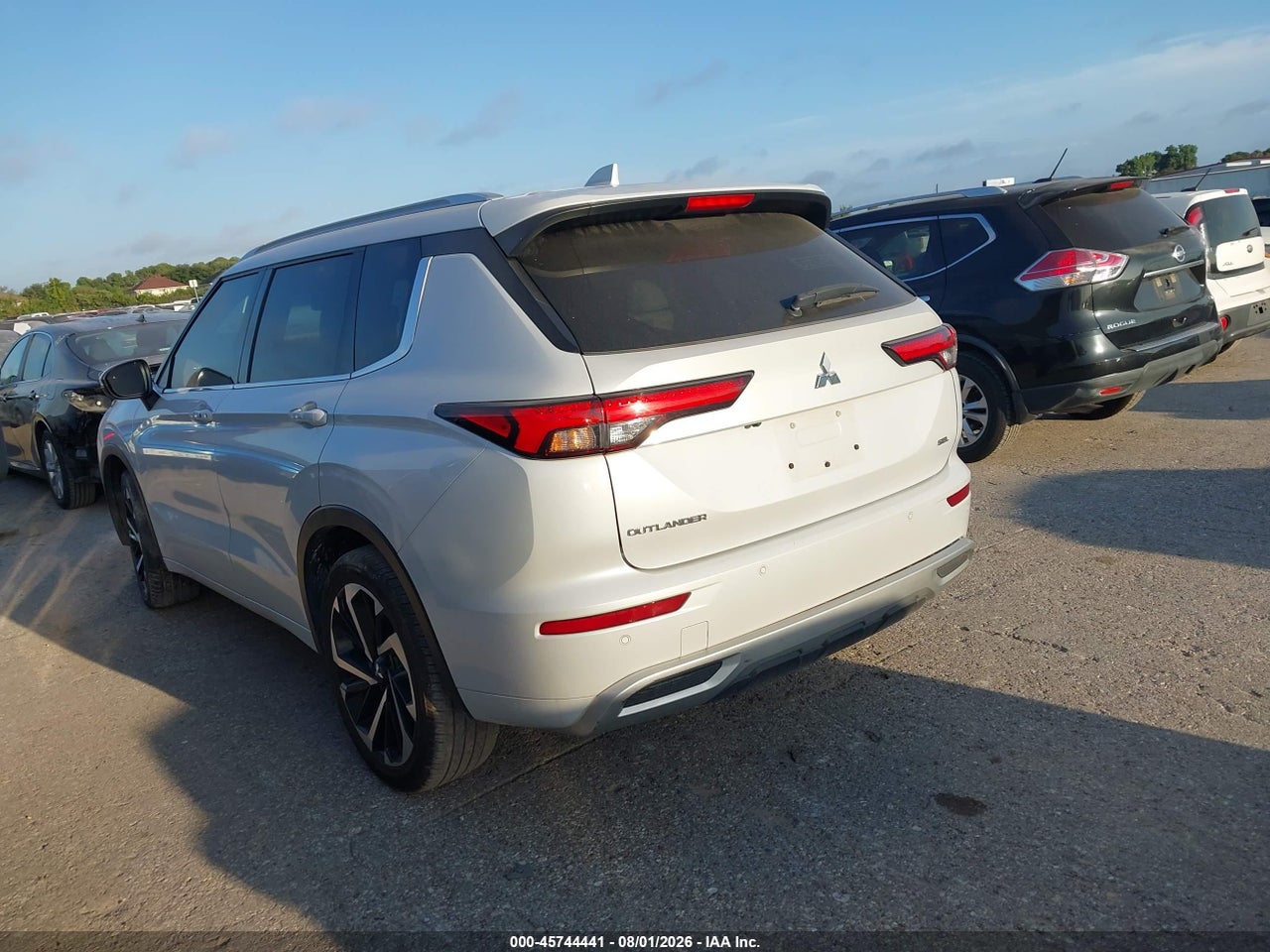 2023 MITSUBISHI OUTLANDER · 3/11