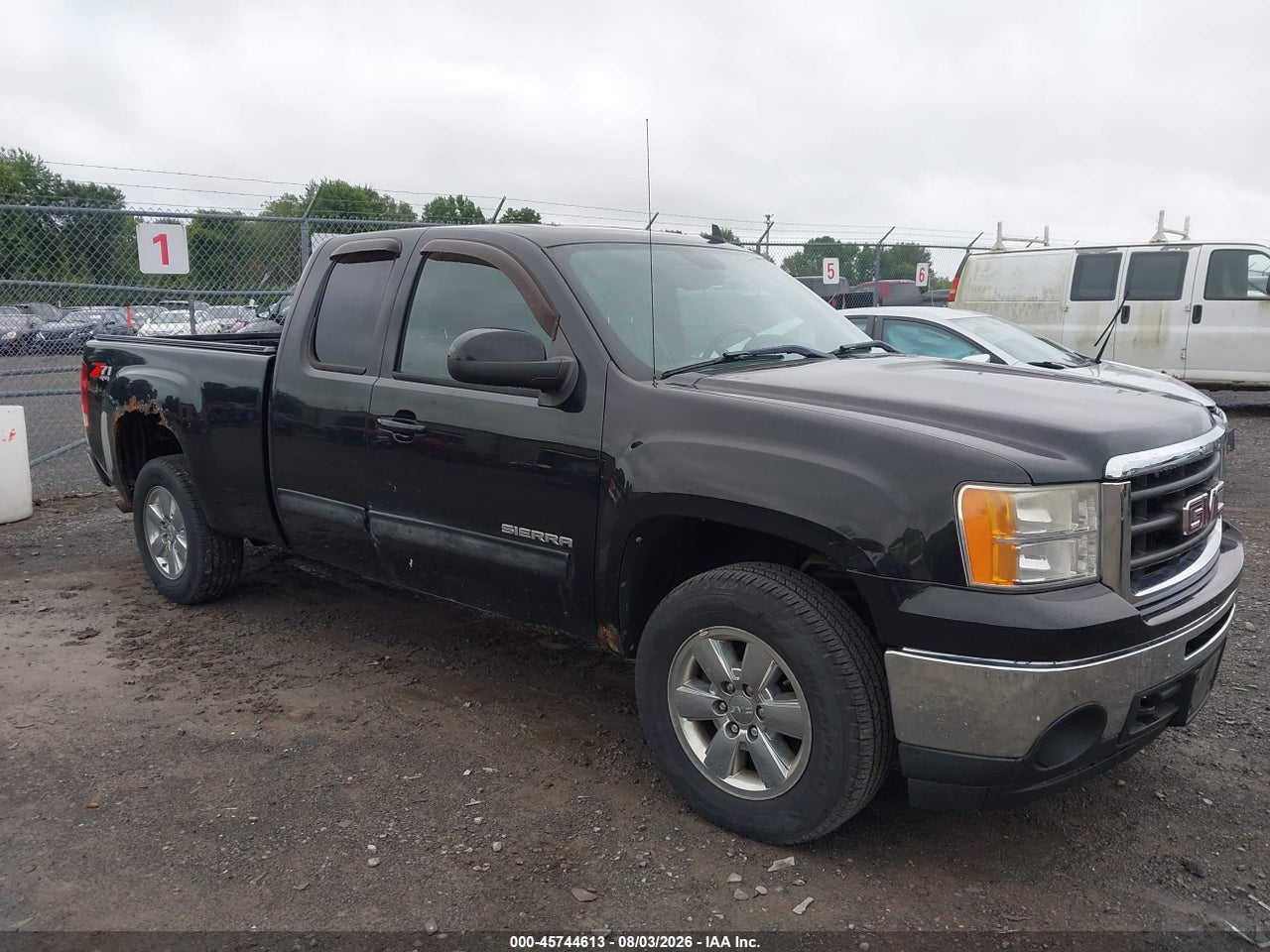 1GTR2WE31BZ****** · 2011 GMC SIERRA 1500 SLT