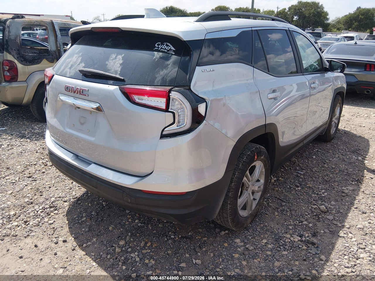 2022 GMC TERRAIN FWD SLE · 4/11