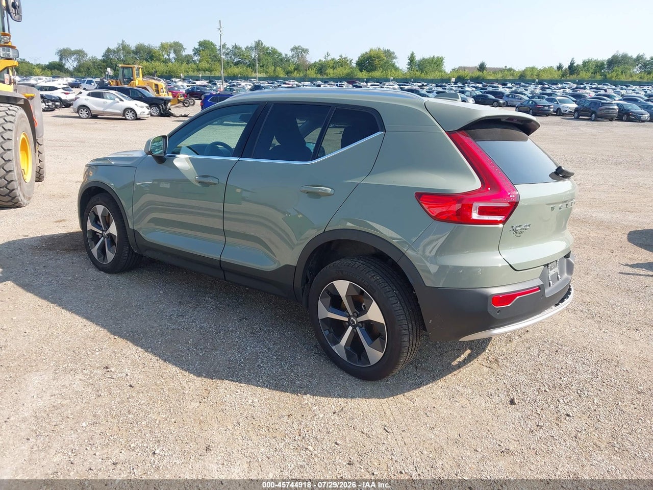 2025 VOLVO XC40 B5 CORE BRIGHT THEME · 3/11