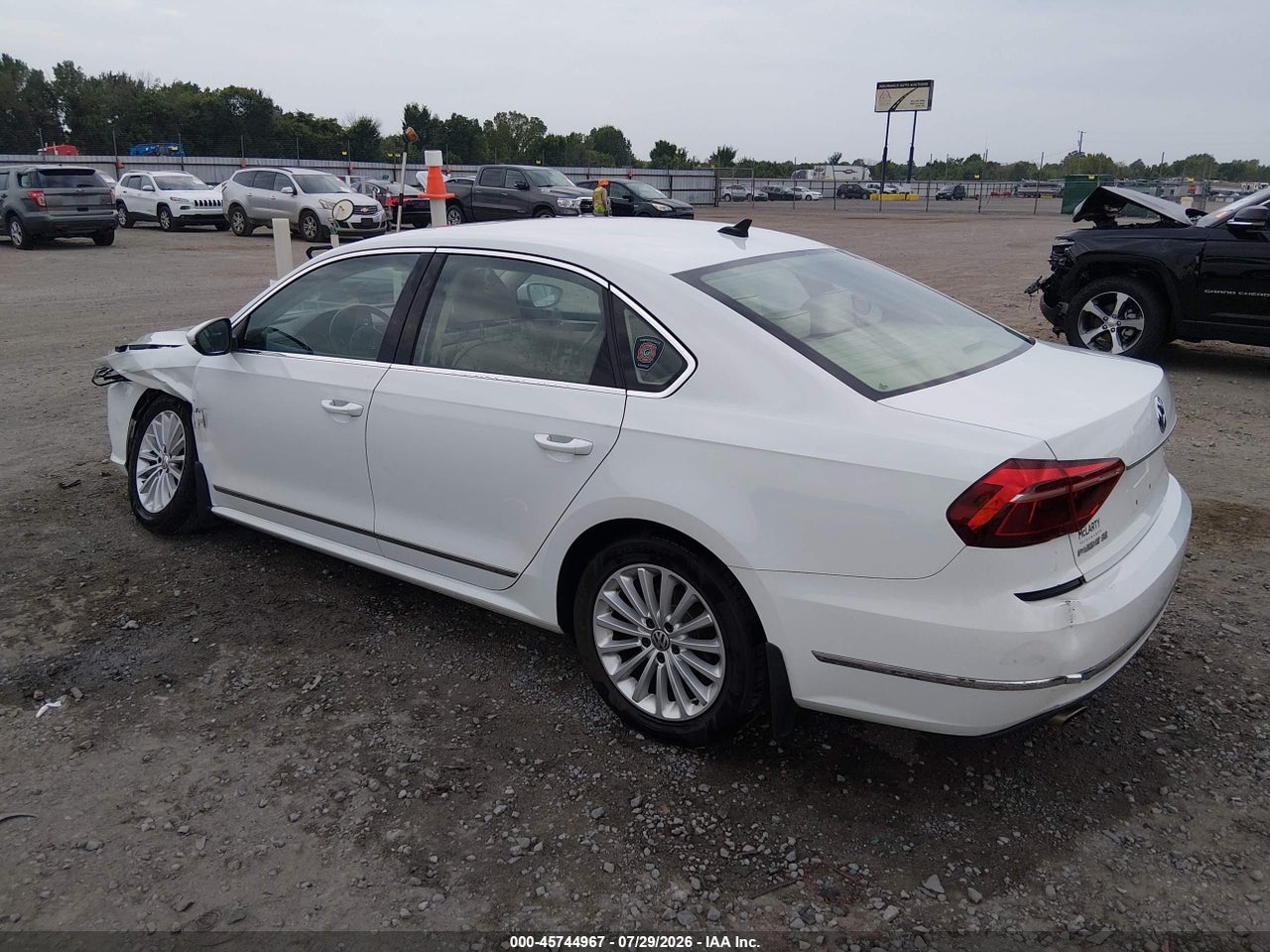 2017 VOLKSWAGEN PASSAT 1.8T SE · 3/11