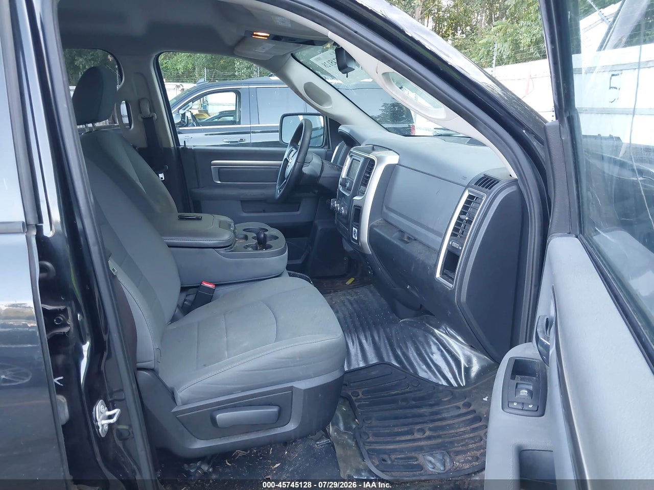 2016 RAM 1500 SLT · 5/11