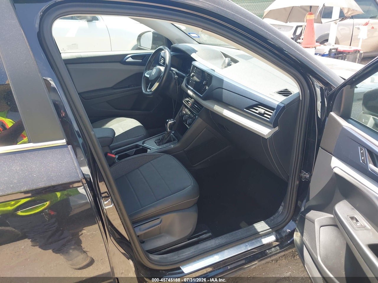 2024 VOLKSWAGEN TAOS 1.5T SE · 5/11